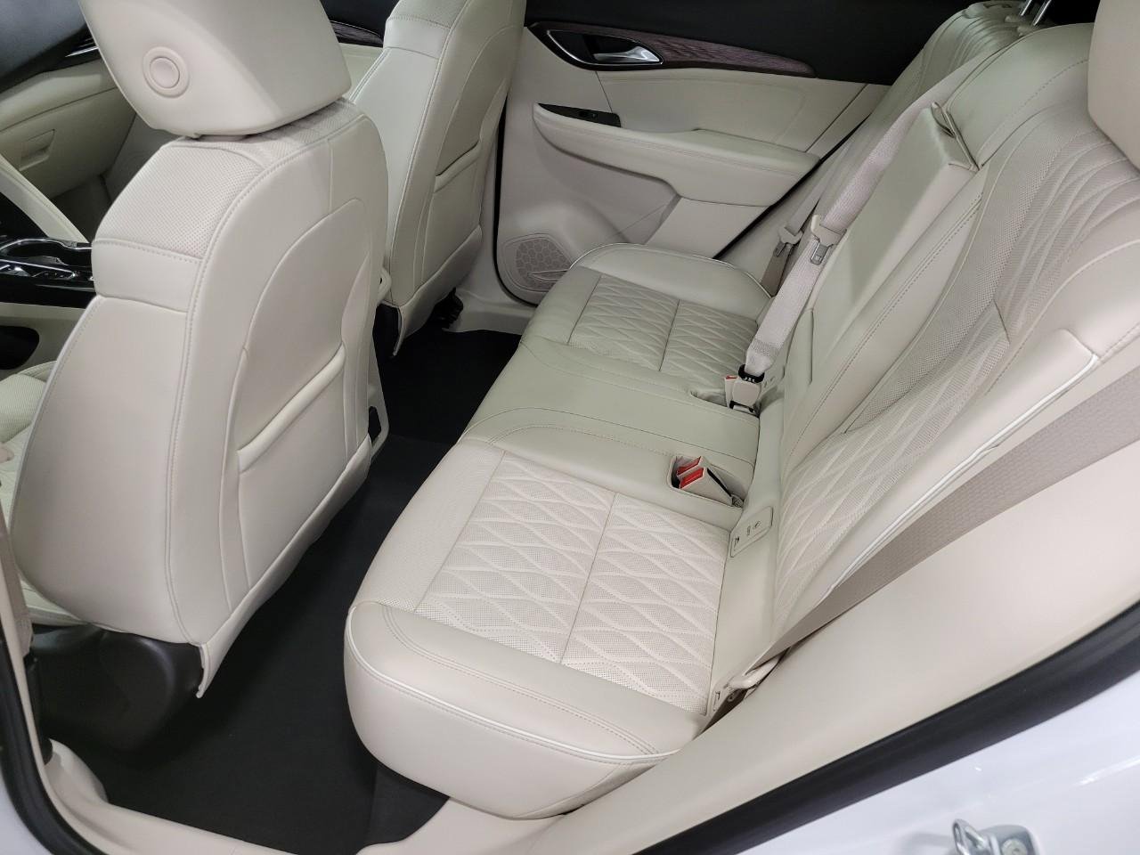 Used 2023 Buick Envision Avenir image 22