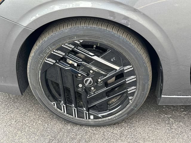 New 2026 Nissan Sentra SR w/ SR Premium Package FWD image 9