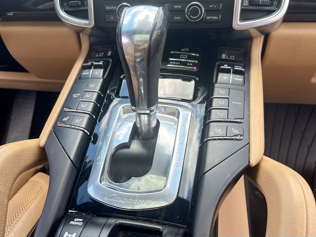 Used 2016 Porsche Cayenne AWD/4WD image 23