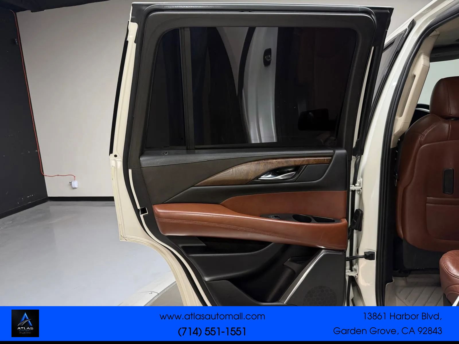 Used 2015 Cadillac Escalade Premium AWD/4WD image 18