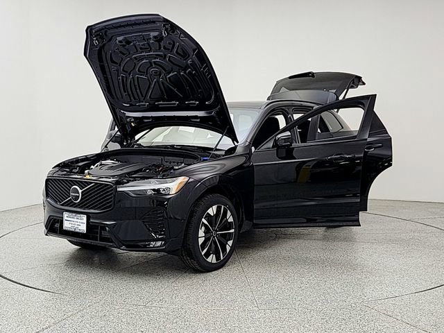 New 2026 Volvo XC60 B5 Plus w/ Climate Package image 9