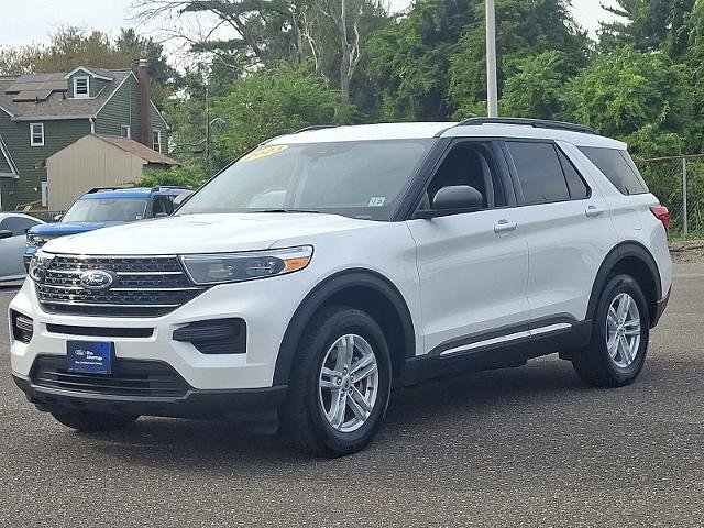 Certified 2023 Ford Explorer XLT image 3