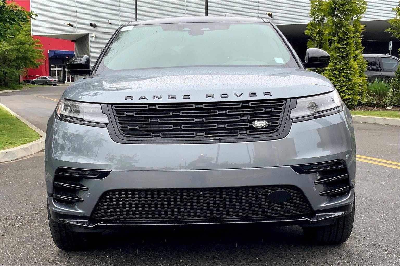 New 2026 Land Rover Range Rover Velar Dynamic SE image 3