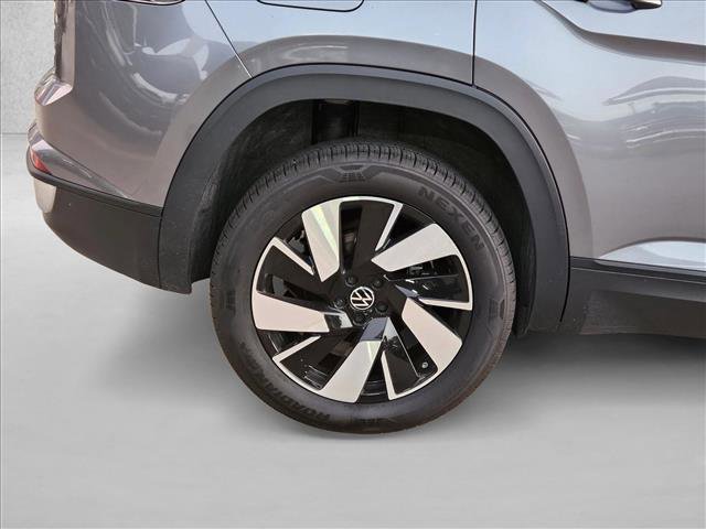 Used 2025 Volkswagen Atlas Cross Sport SE image 22