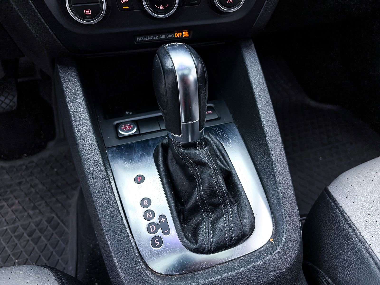 Used 2013 Volkswagen Jetta SEL image 22