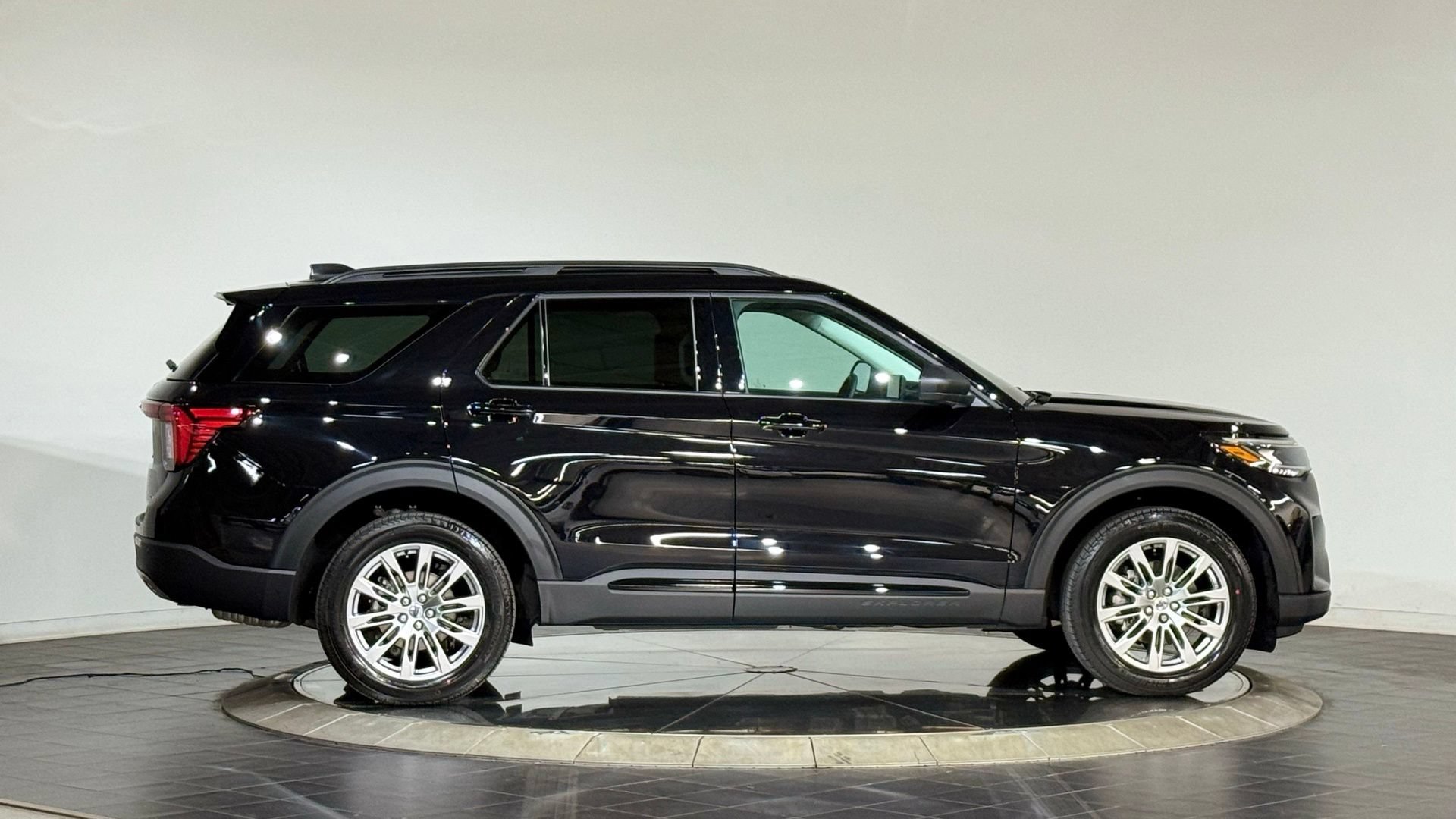 New 2026 Ford Explorer Active w/ Active Comfort Package AWD/4WD image 11
