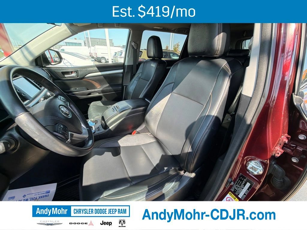 Used 2017 Toyota Highlander XLE AWD/4WD image 12