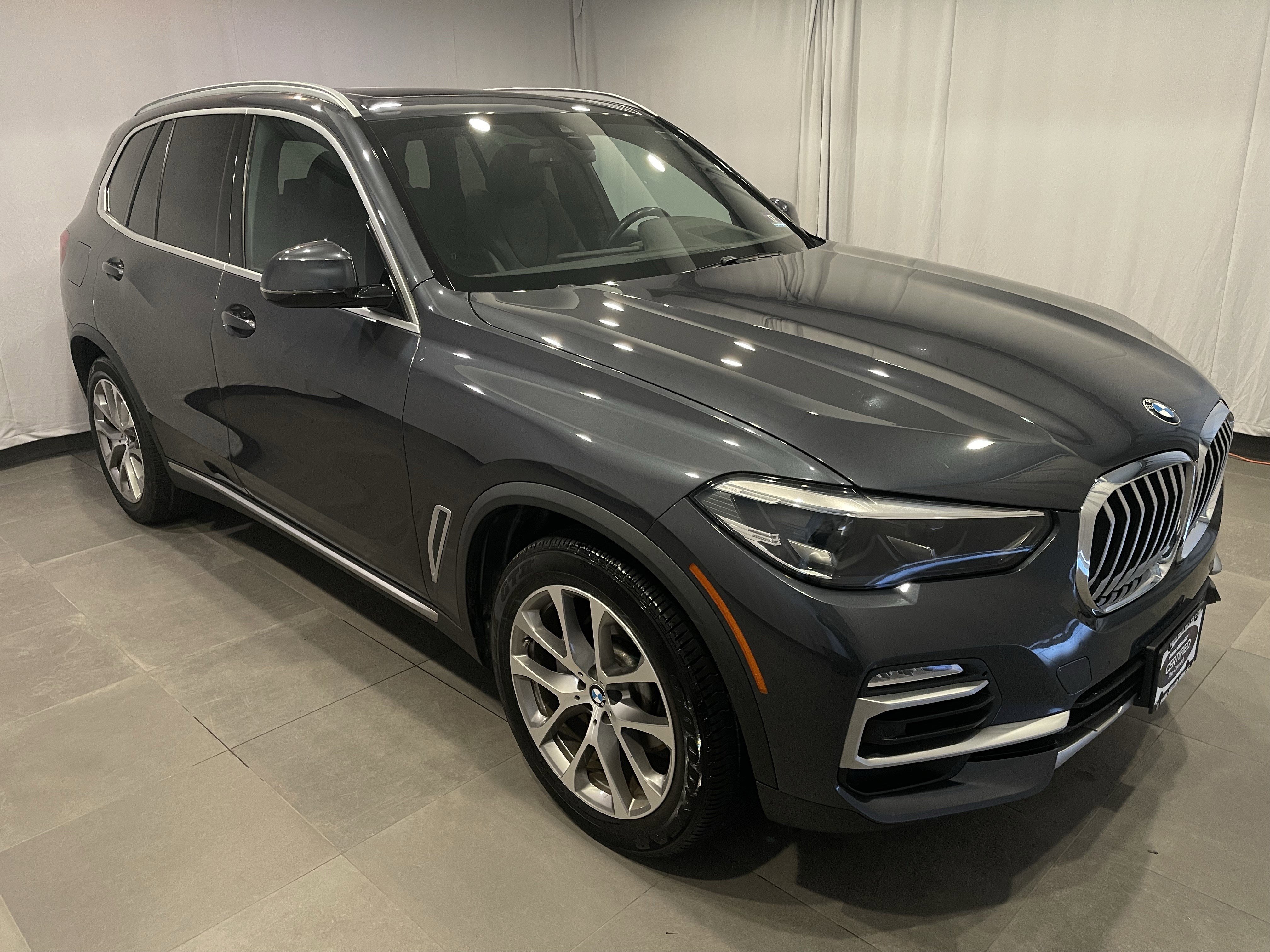 Used 2019 BMW X5 xDrive40i w/ Premium Package 2 AWD/4WD image 3