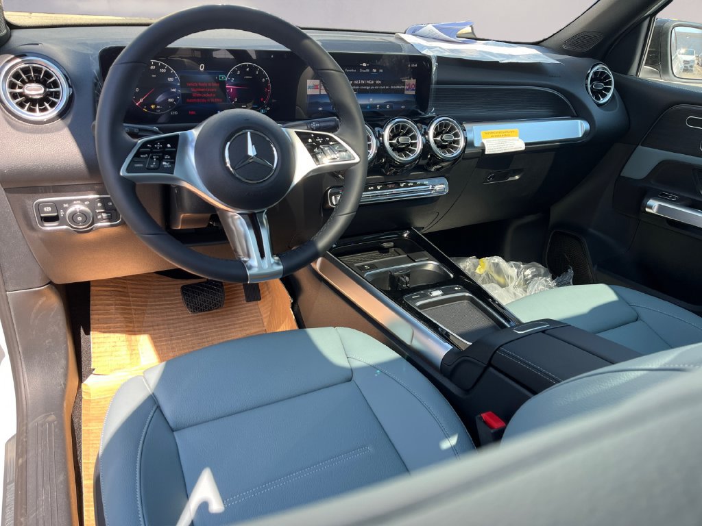 New 2026 Mercedes-Benz GLB 250 4MATIC image 7