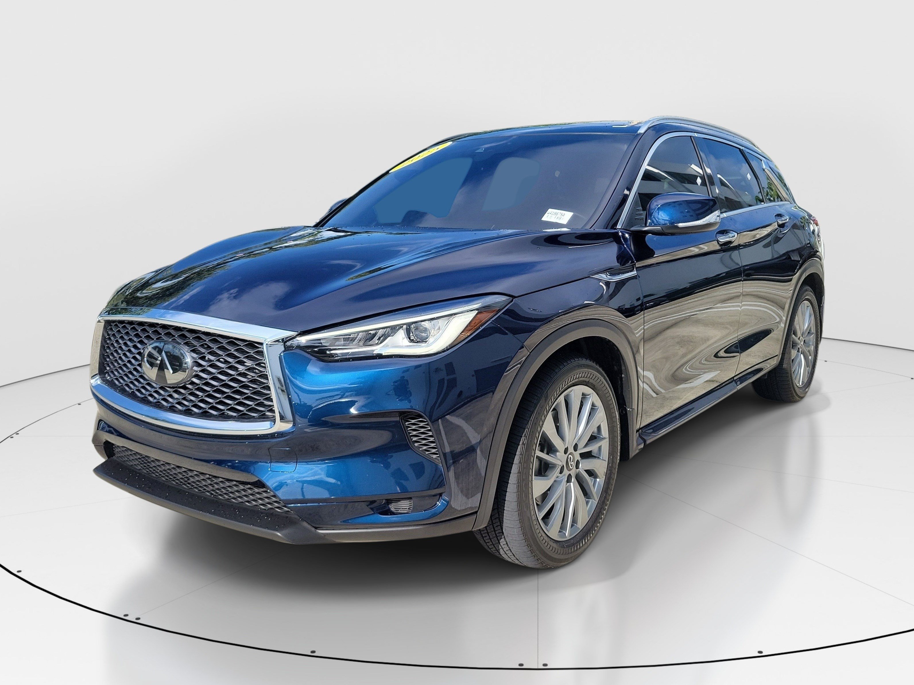 Used 2025 INFINITI QX50 Luxe AWD/4WD image 3
