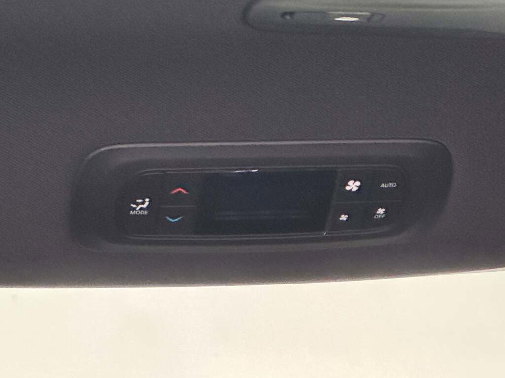 New 2026 Chrysler Pacifica Select image 24