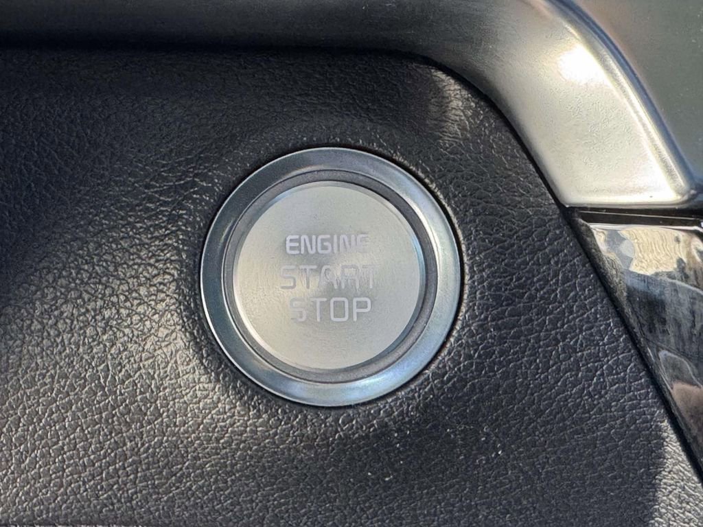 Used 2022 Kia Telluride SX w/ SX Prestige Package image 9