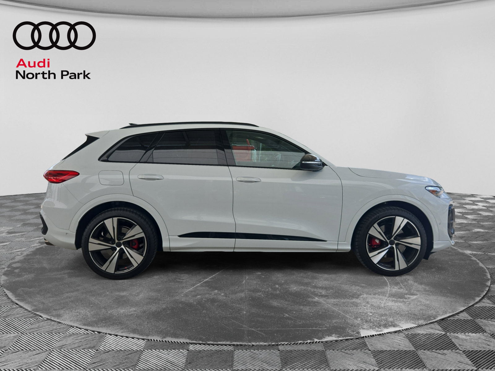 Used 2026 Audi SQ5 Premium Plus AWD/4WD image 6