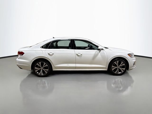 Used 2021 Volkswagen Passat 2.0T SE image 6