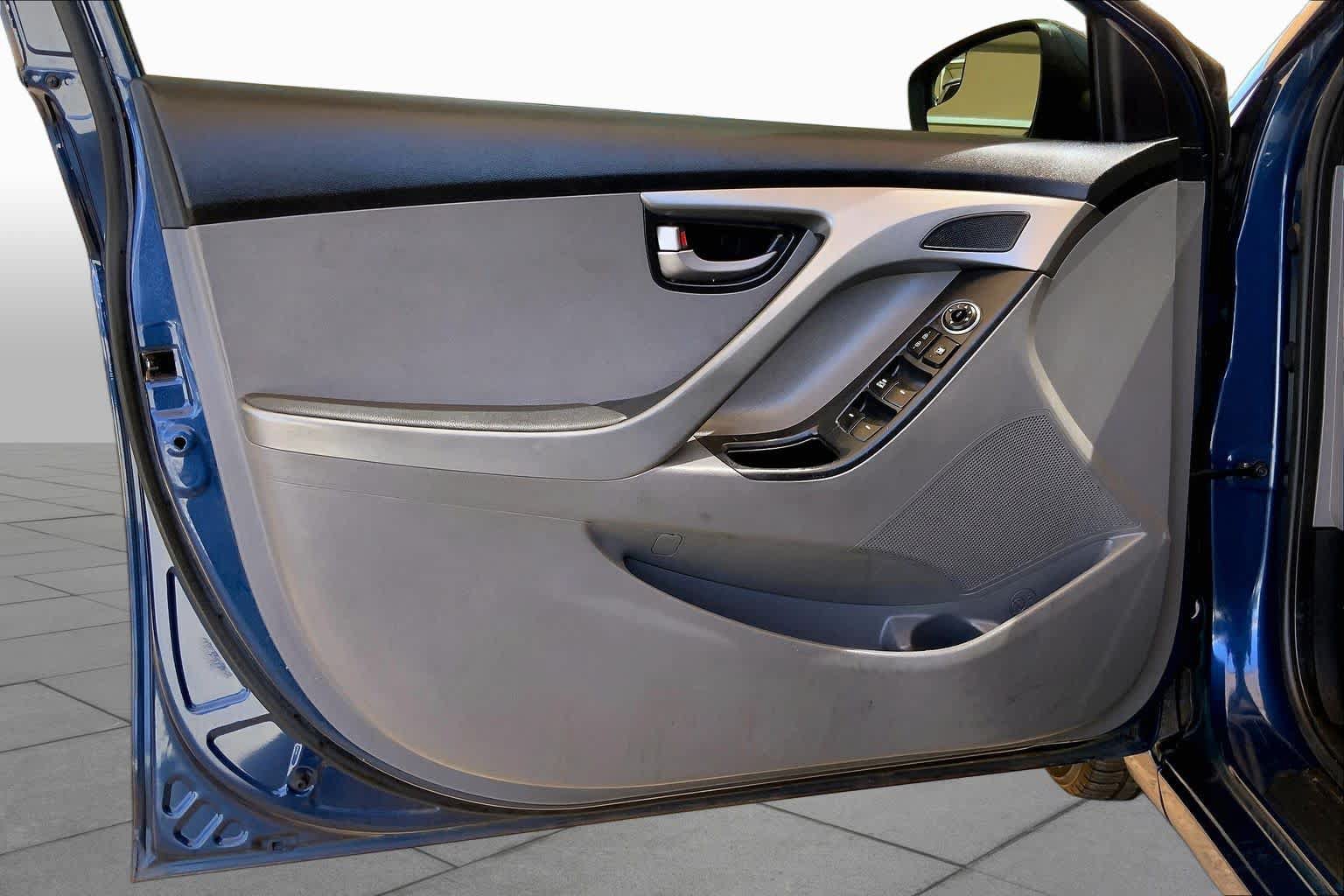 Used 2014 Hyundai Elantra SE FWD image 20