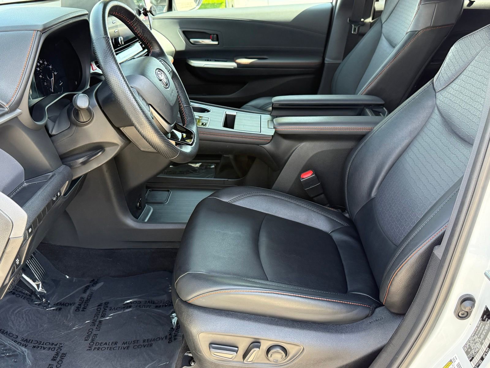 Used 2023 Toyota Sienna XSE AWD/4WD image 24