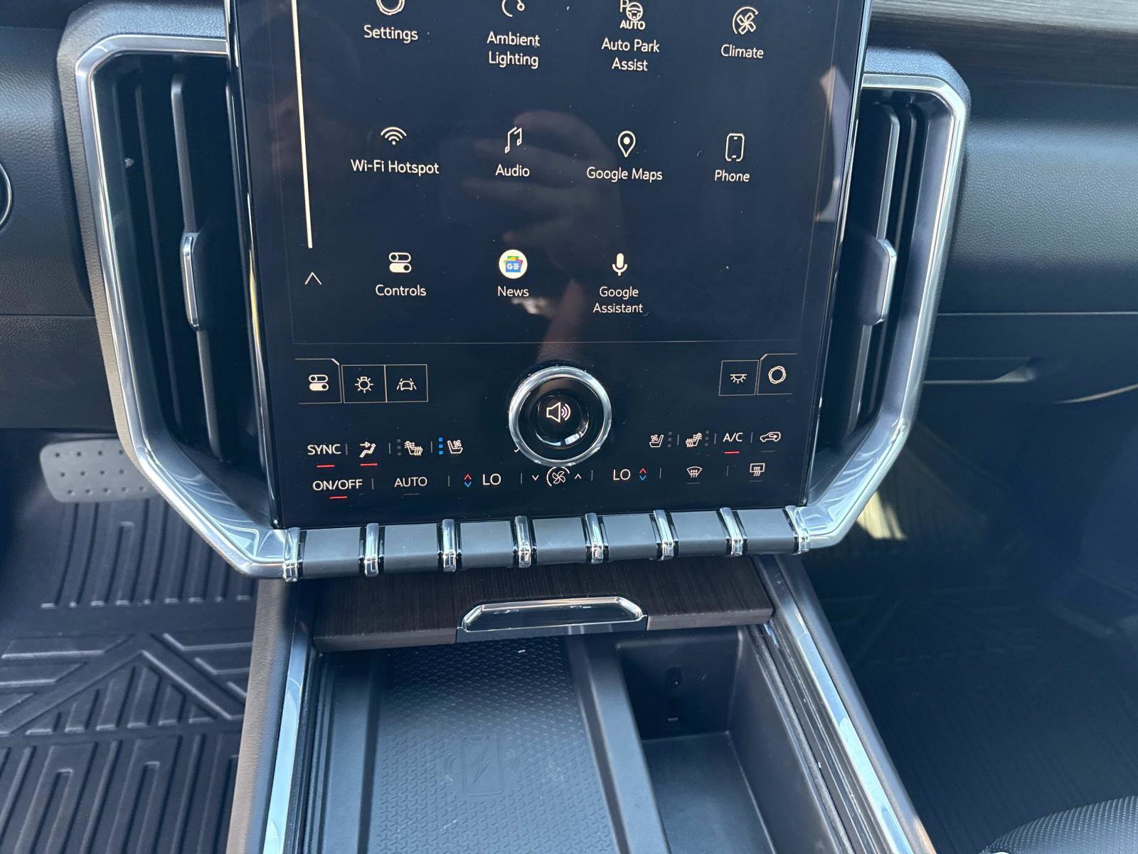 Used 2025 GMC Acadia Denali w/ Super Cruise Package image 26