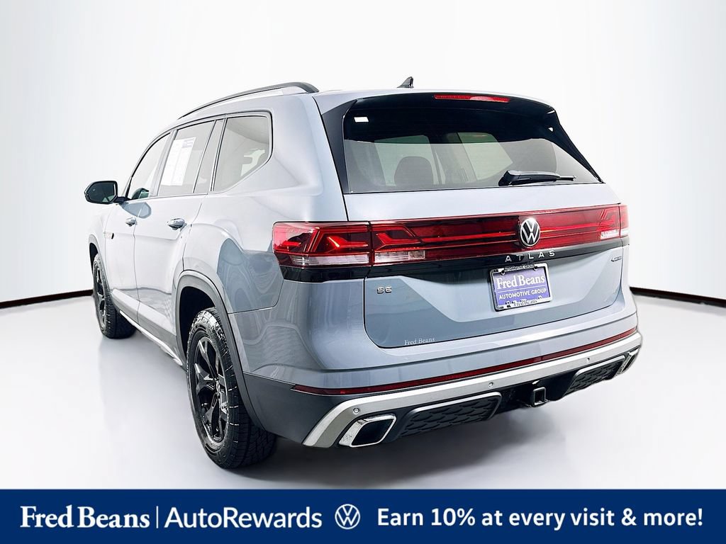 Used 2025 Volkswagen Atlas Peak Edition SE AWD/4WD image 6