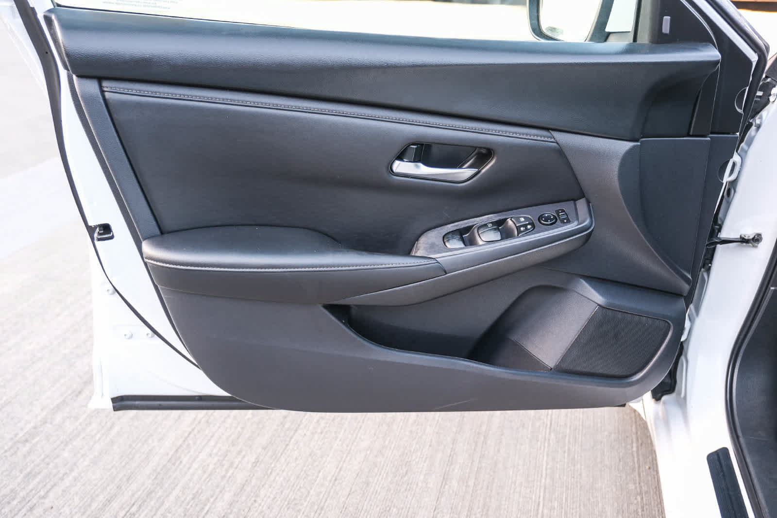 Used 2024 Nissan Sentra SV FWD image 22