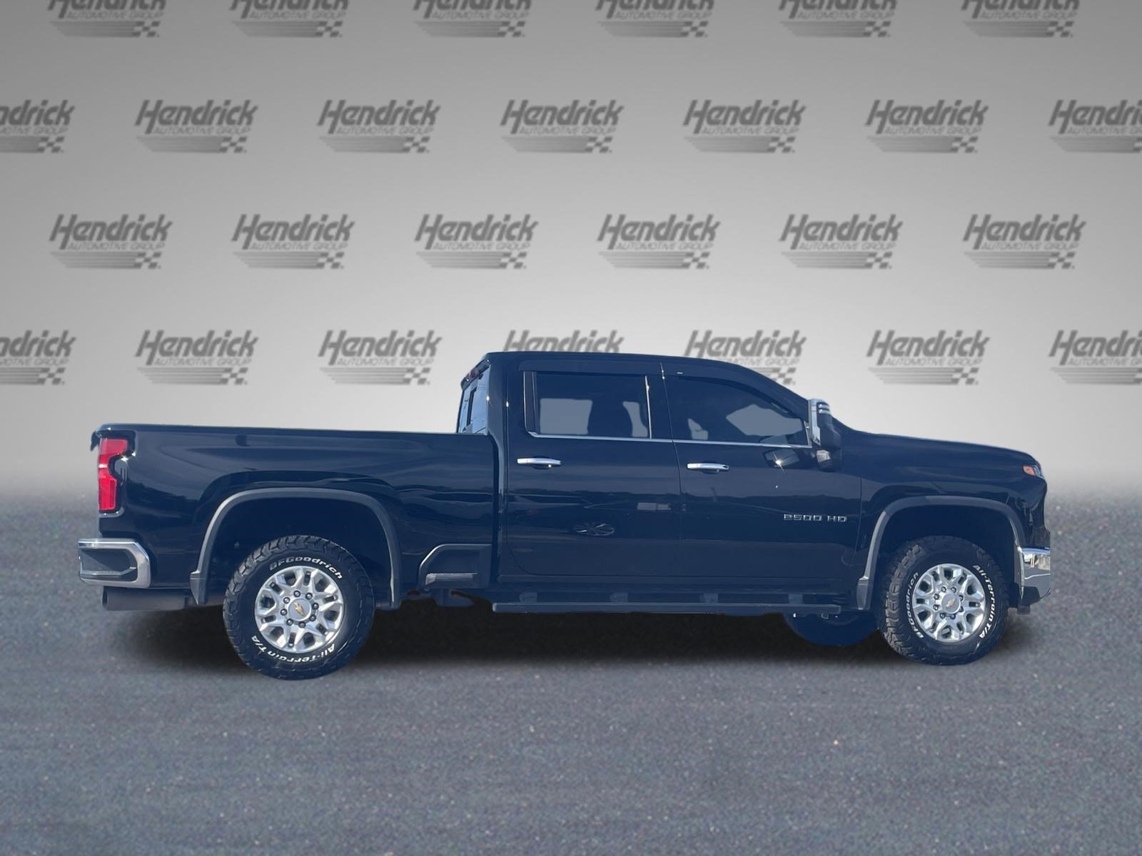 Used 2024 Chevrolet Silverado 2500 LTZ w/ LTZ Convenience Package AWD/4WD image 11