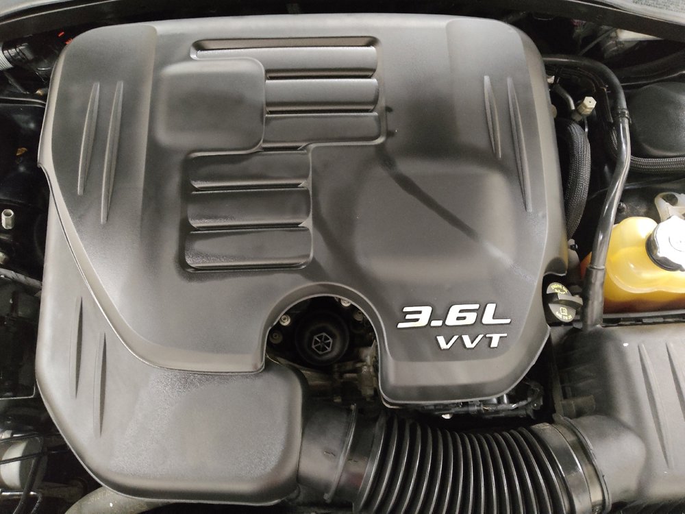 Used 2017 Chrysler 300 S image 30