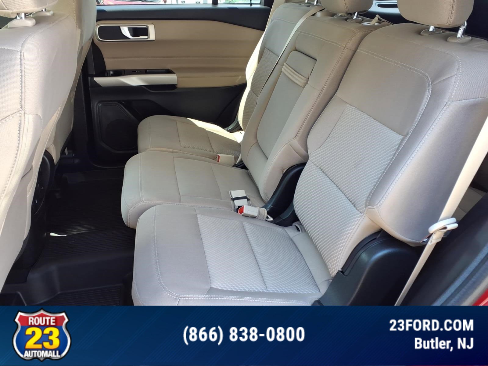 Used 2024 Ford Explorer XLT image 23