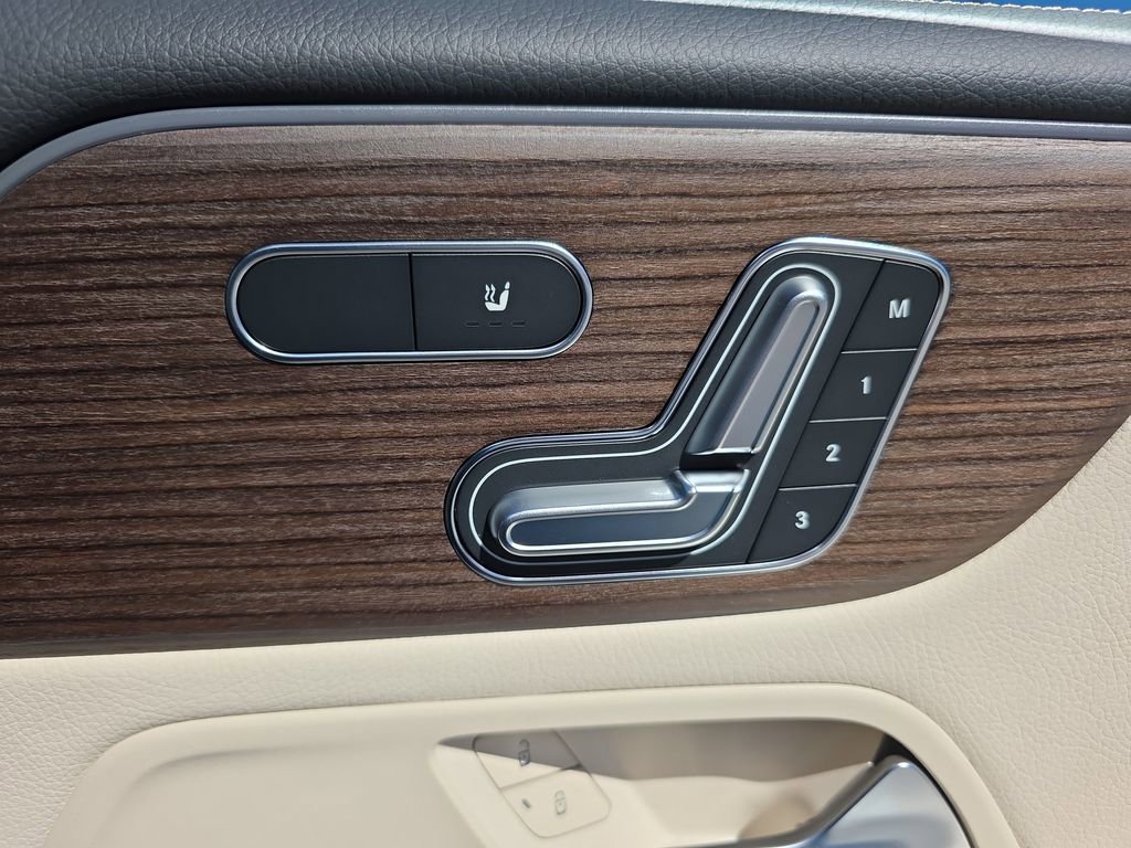 Used 2026 Mercedes-Benz GLB 250 GLB 250 image 17