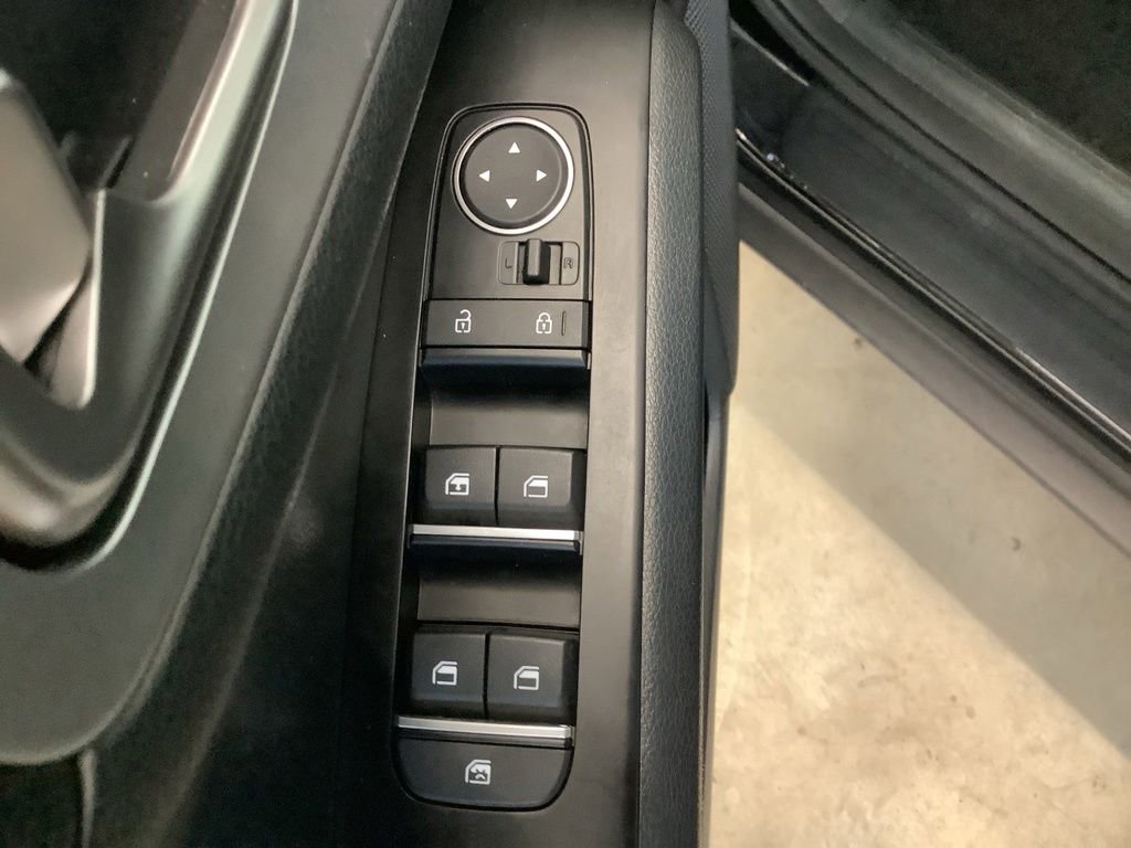 Certified 2025 Kia Soul LX w/ LX Technology Package FWD image 21