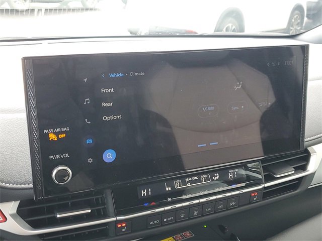 Used 2025 Toyota Sienna XSE image 31