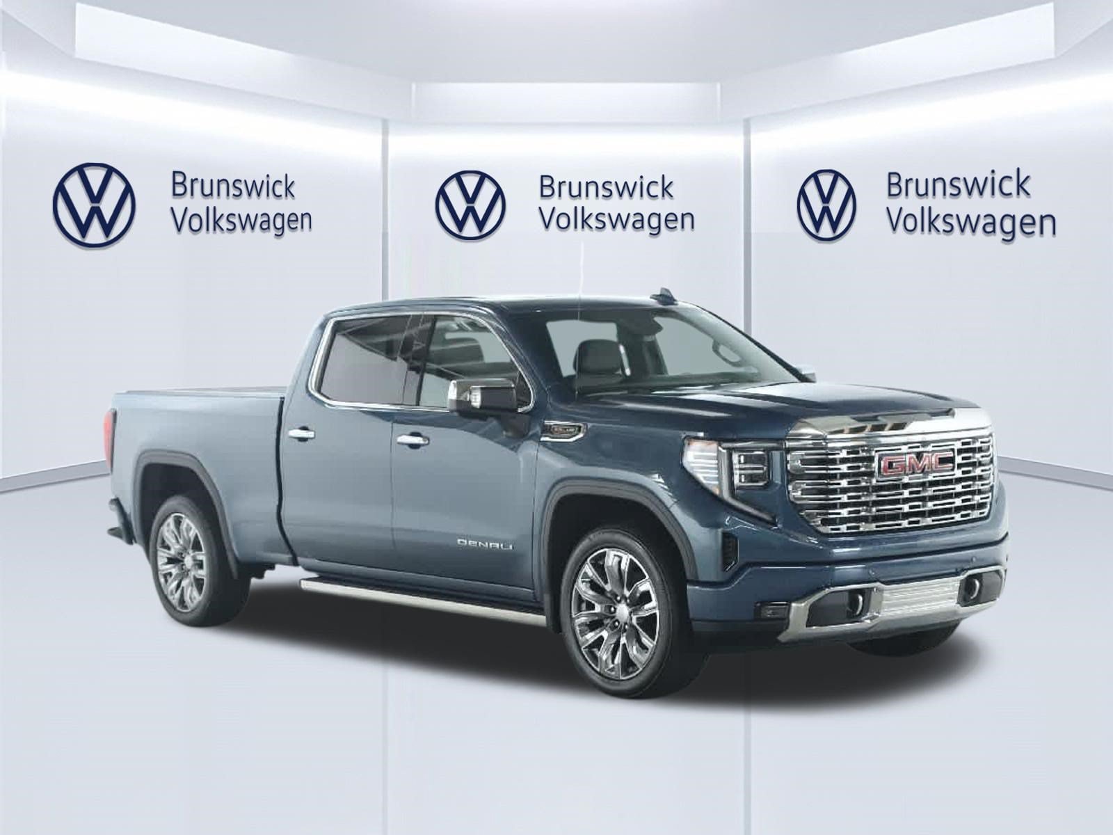 Used 2025 GMC Sierra 1500 Denali w/ Denali Reserve Package AWD/4WD image 9