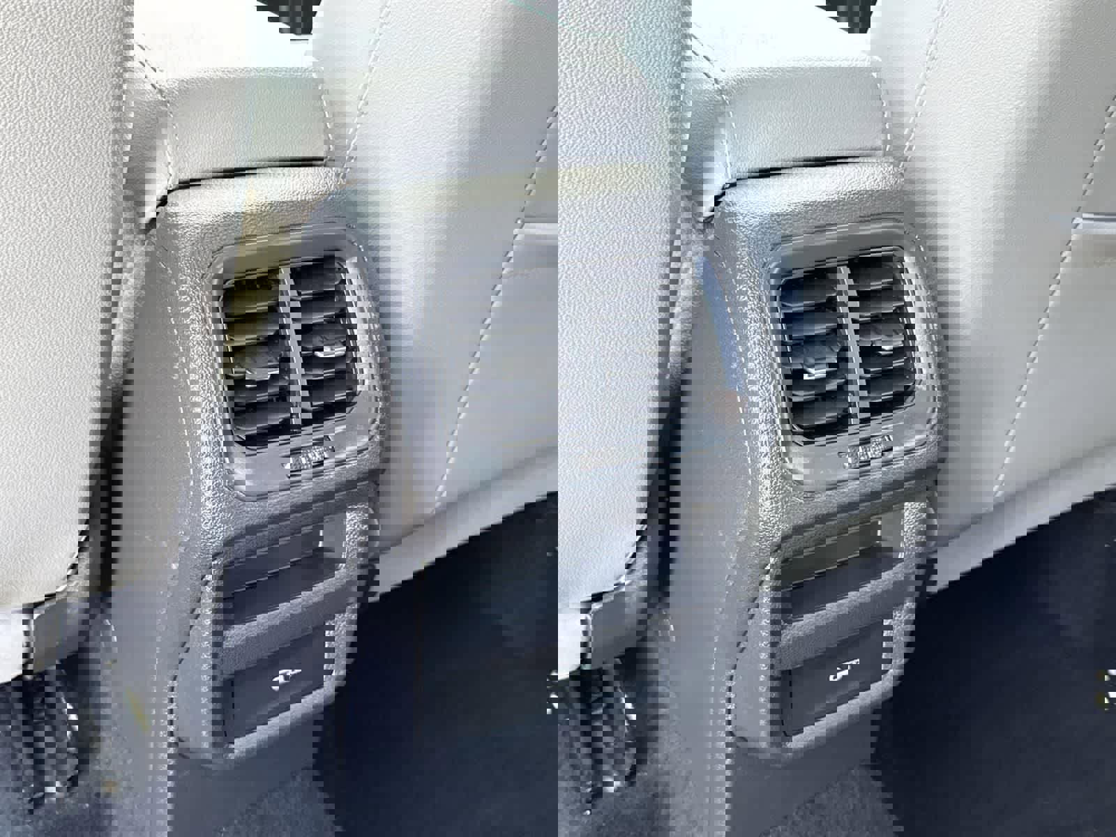 Used 2022 Volkswagen Taos SE image 24