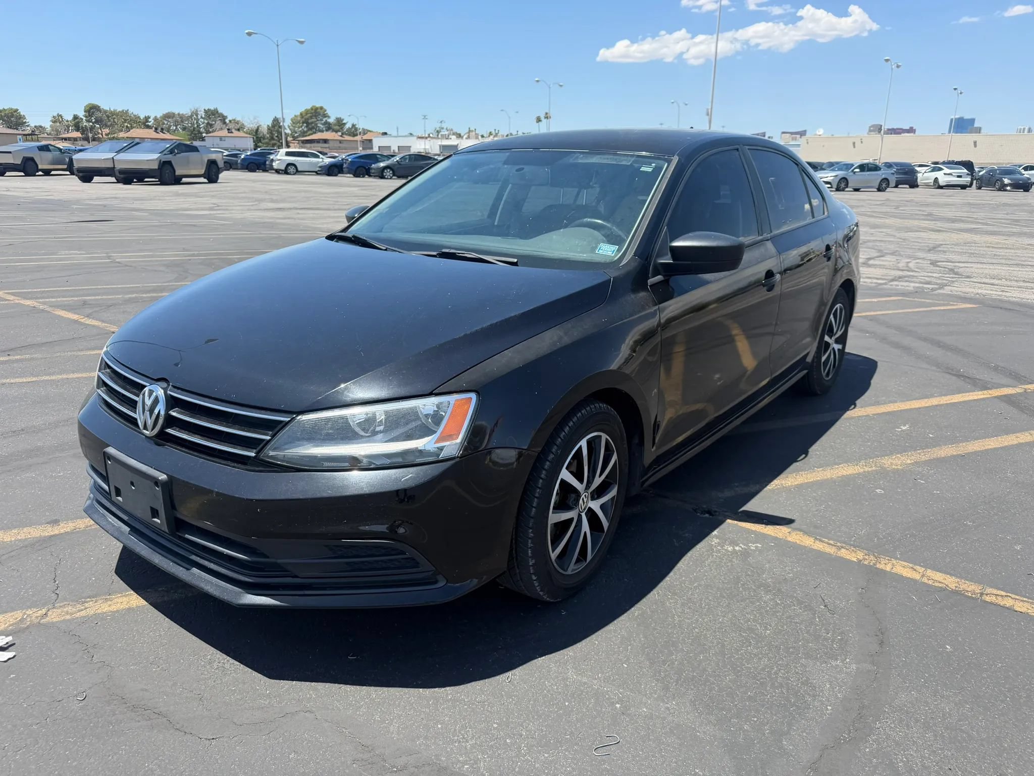 Used 2016 Volkswagen Jetta SE FWD image 2