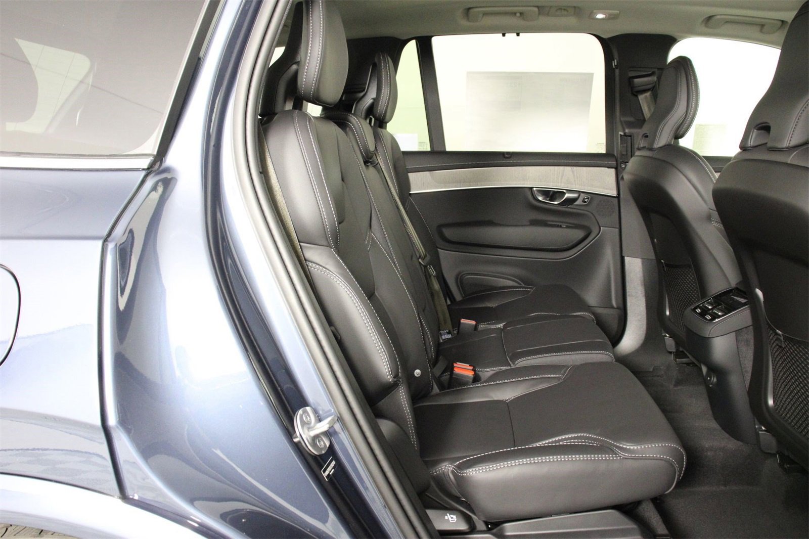 New 2025 Volvo XC90 B6 Ultra image 11