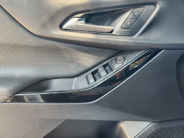 Used 2026 Chevrolet Equinox LT FWD image 24