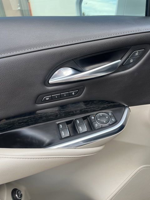 Used 2020 Cadillac XT4 Premium Luxury w/ Technology Package image 12