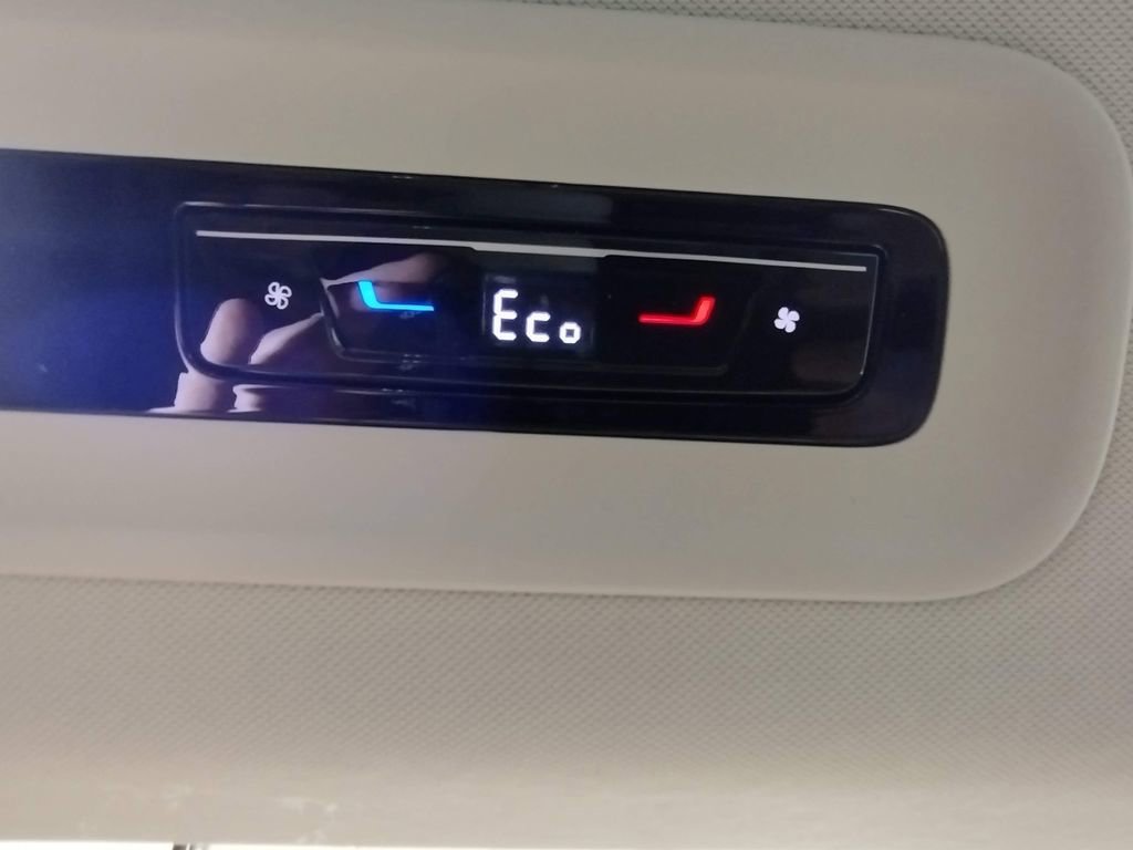 New 2025 Volkswagen ID. Buzz 1st Edition image 40