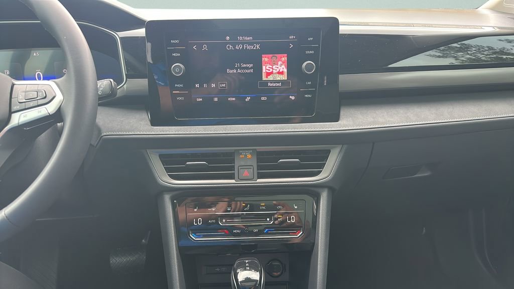 New 2026 Volkswagen Taos SE image 21