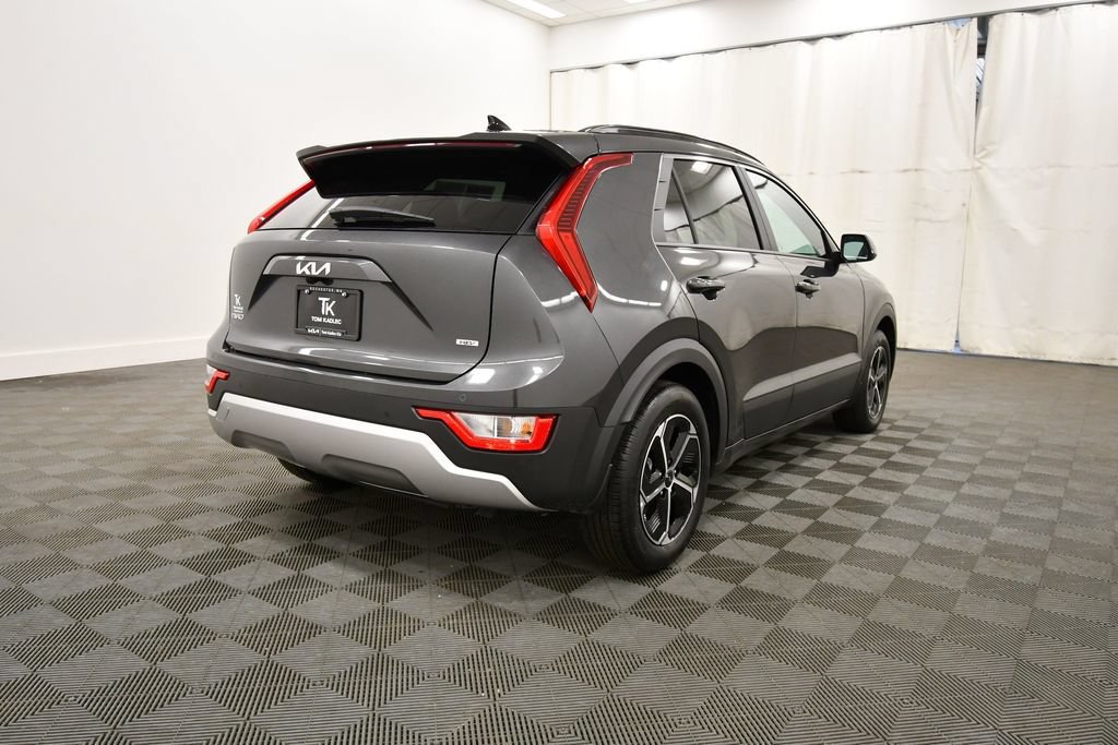 Certified 2025 Kia Niro EX FWD image 8