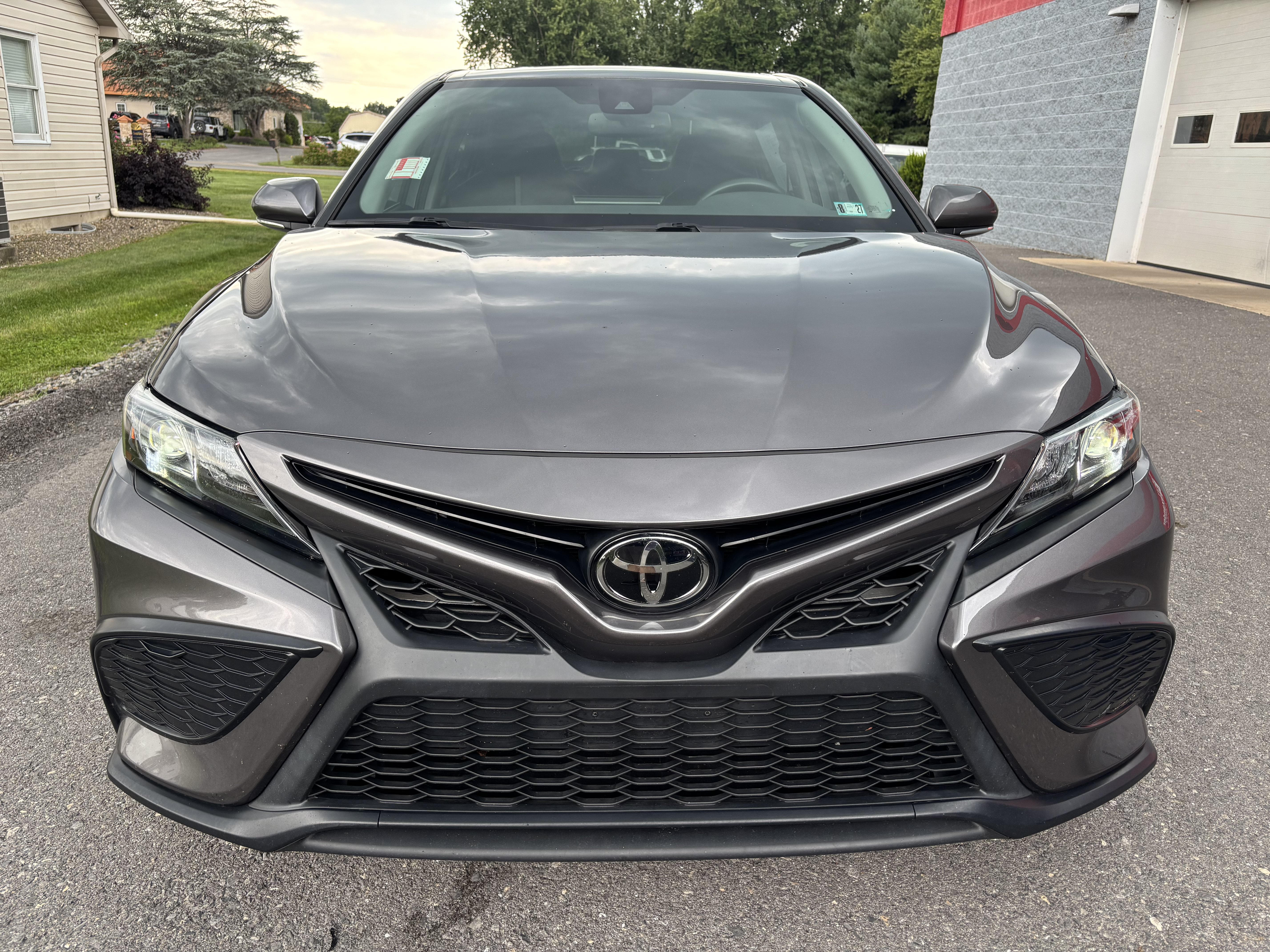 Used 2023 Toyota Camry SE w/ Cold Weather Package FWD image 9