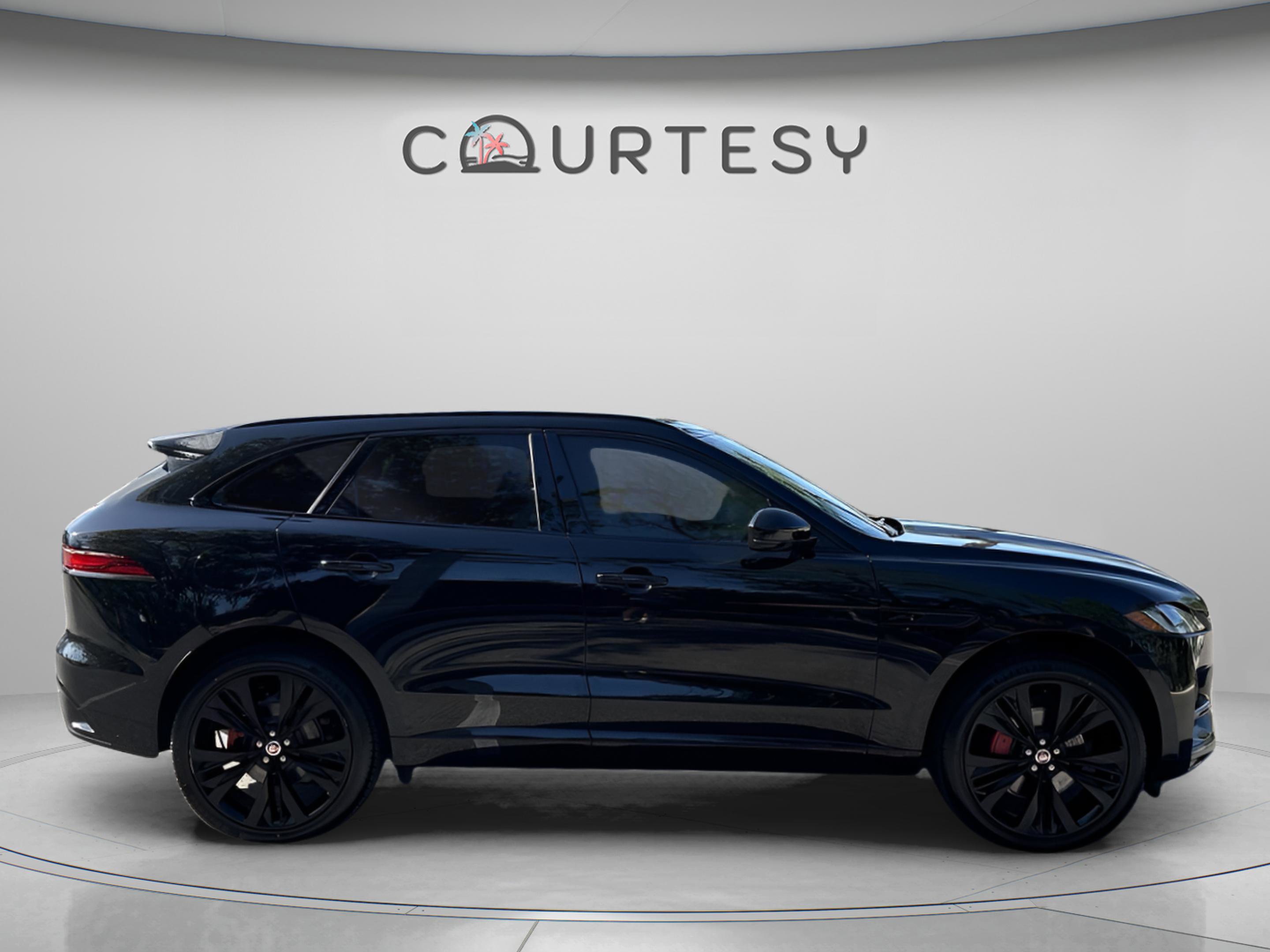 Used 2022 Jaguar F-PACE S AWD/4WD image 8