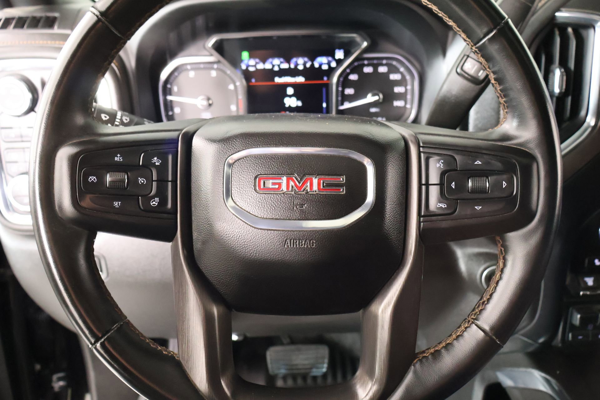 Used 2023 GMC Sierra 3500 AT4 w/ AT4 Premium Plus Package AWD/4WD image 3