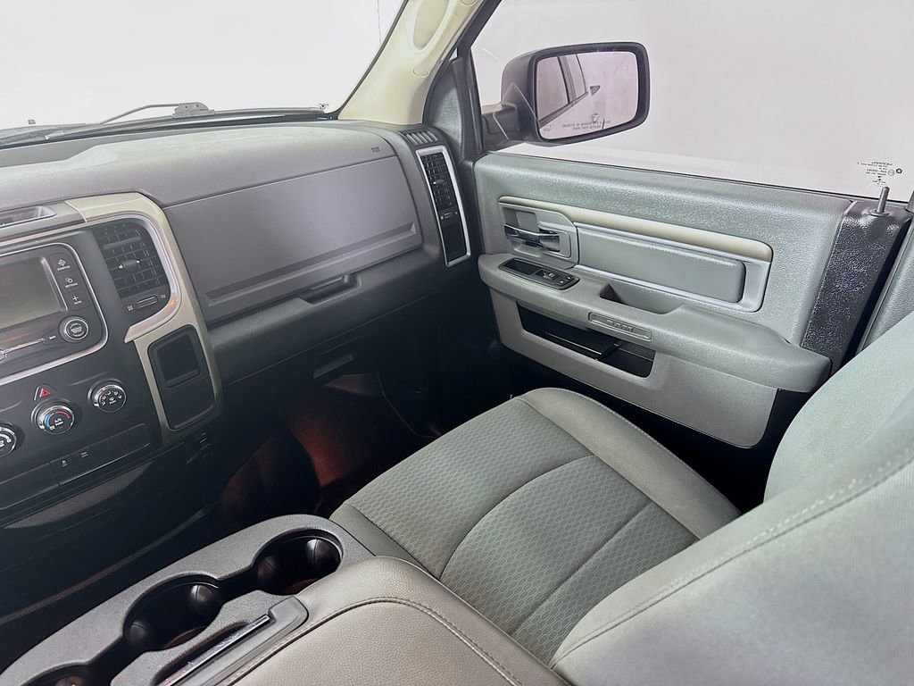 Used 2018 RAM 1500 Classic SLT AWD/4WD image 22