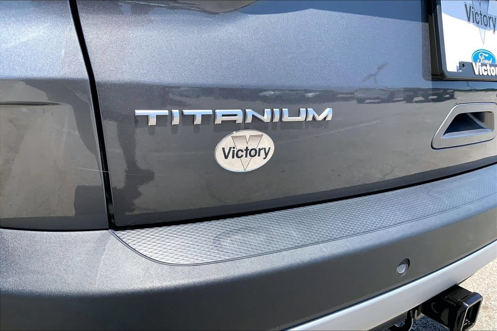 Used 2022 Ford Escape Titanium w/ Class II Trailer Tow Package AWD/4WD image 8