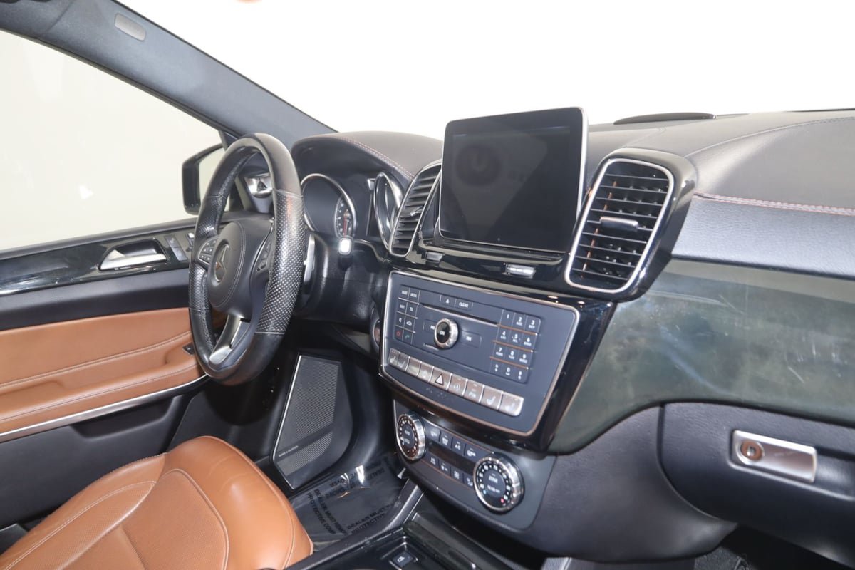 Used 2019 Mercedes-Benz GLS 550 4MATIC w/ Driver Assistance Package image 45