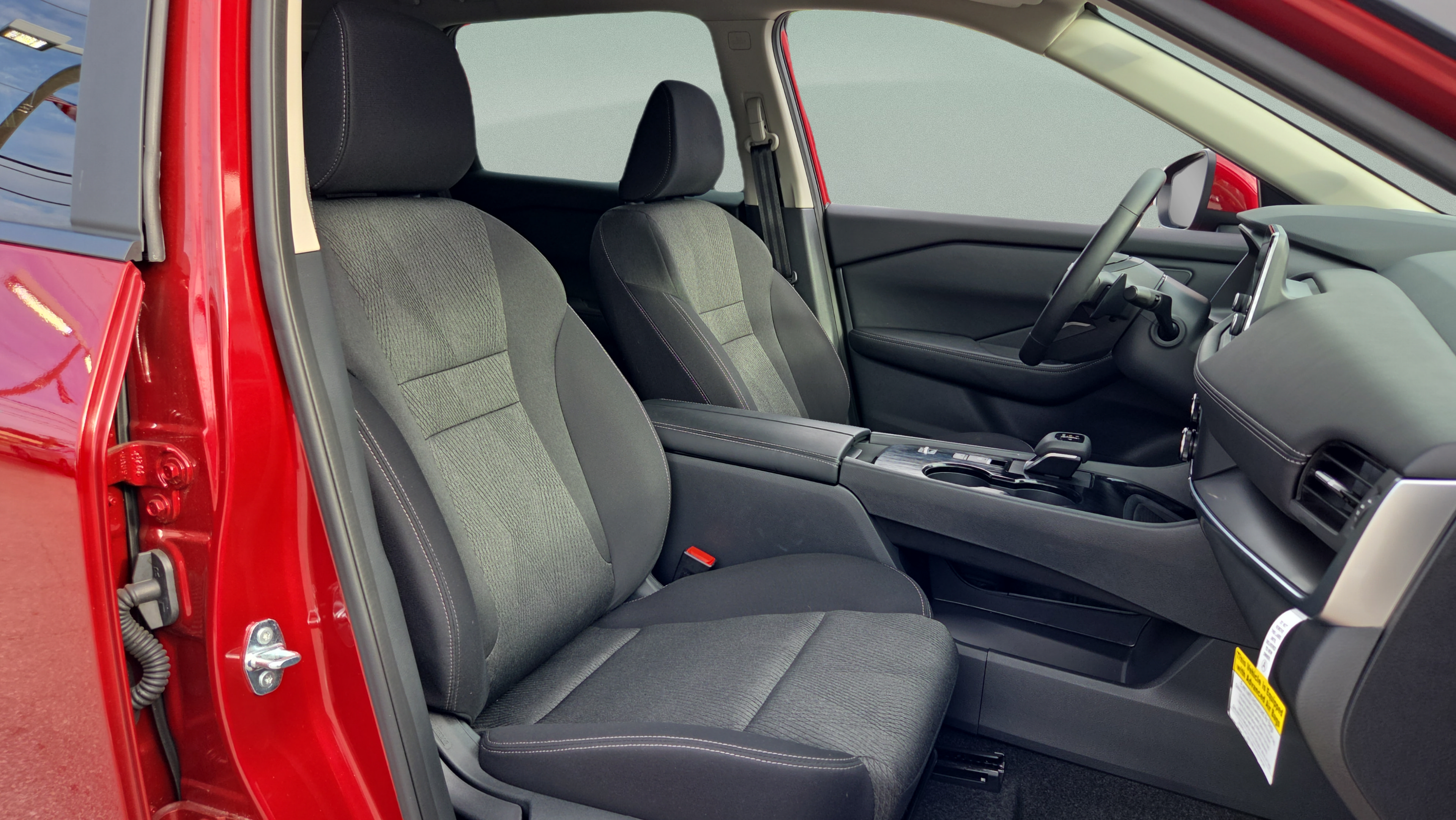Certified 2026 Nissan Rogue SV FWD image 18