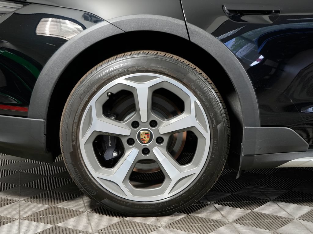 Certified 2024 Porsche Taycan 4 Cross Turismo AWD/4WD image 15