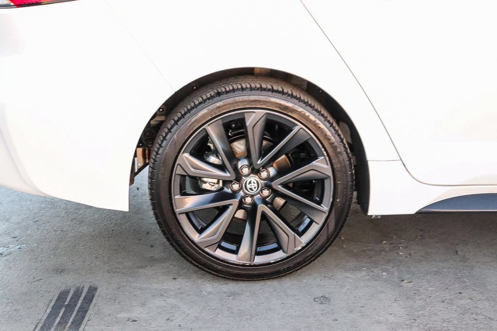 Used 2023 Toyota Corolla SE w/ SE Premium Package FWD image 12