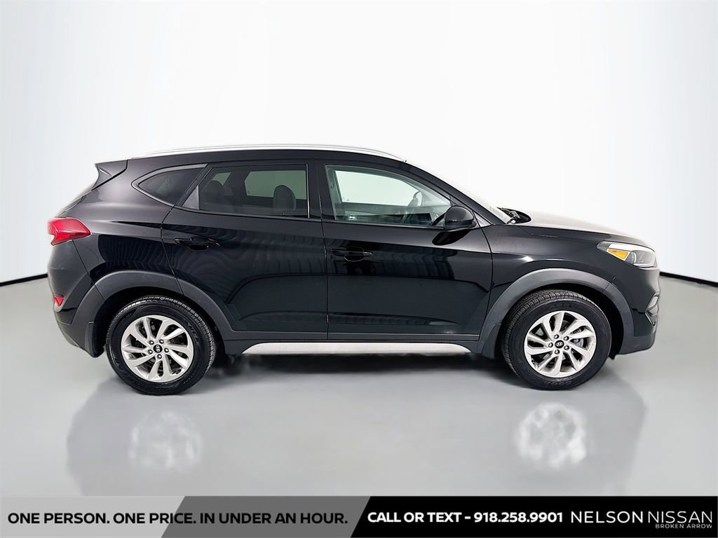 Used 2017 Hyundai Tucson SE AWD/4WD image 4