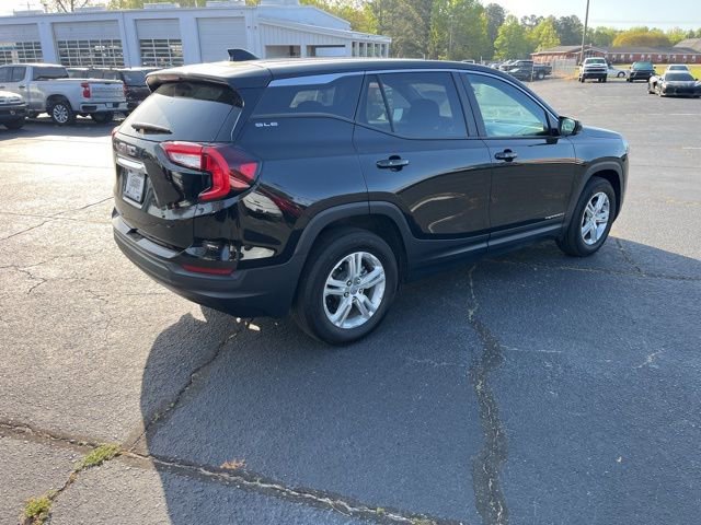Used 2024 GMC Terrain SLE FWD image 3
