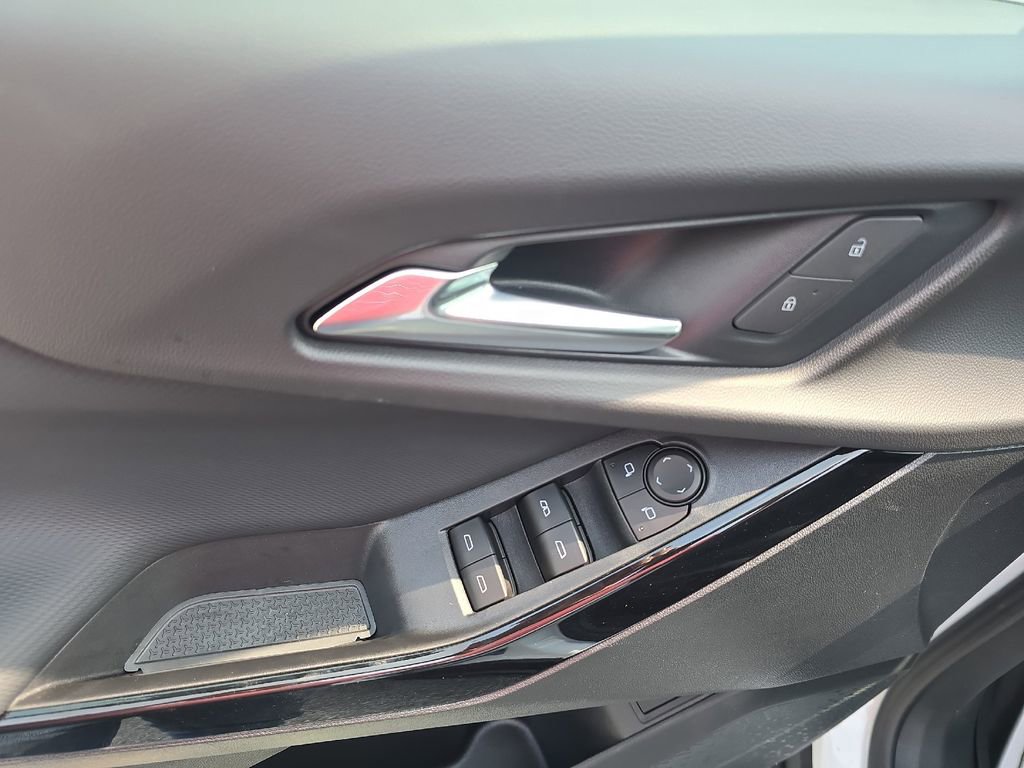 New 2026 Chevrolet Equinox LT w/ Convenience Package II image 32